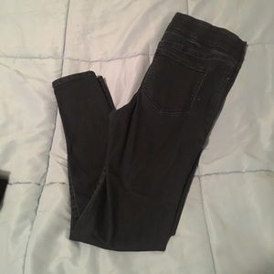 Old Navy Rockstar Pull On Jeggings